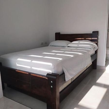Hotel Brisas Del Norte Roldanillo エクステリア 写真