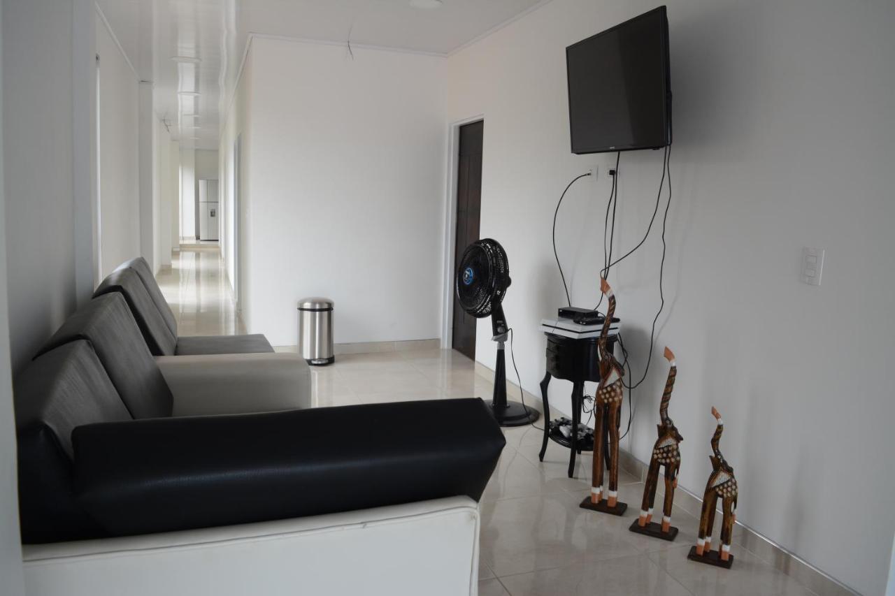Hotel Brisas Del Norte Roldanillo エクステリア 写真